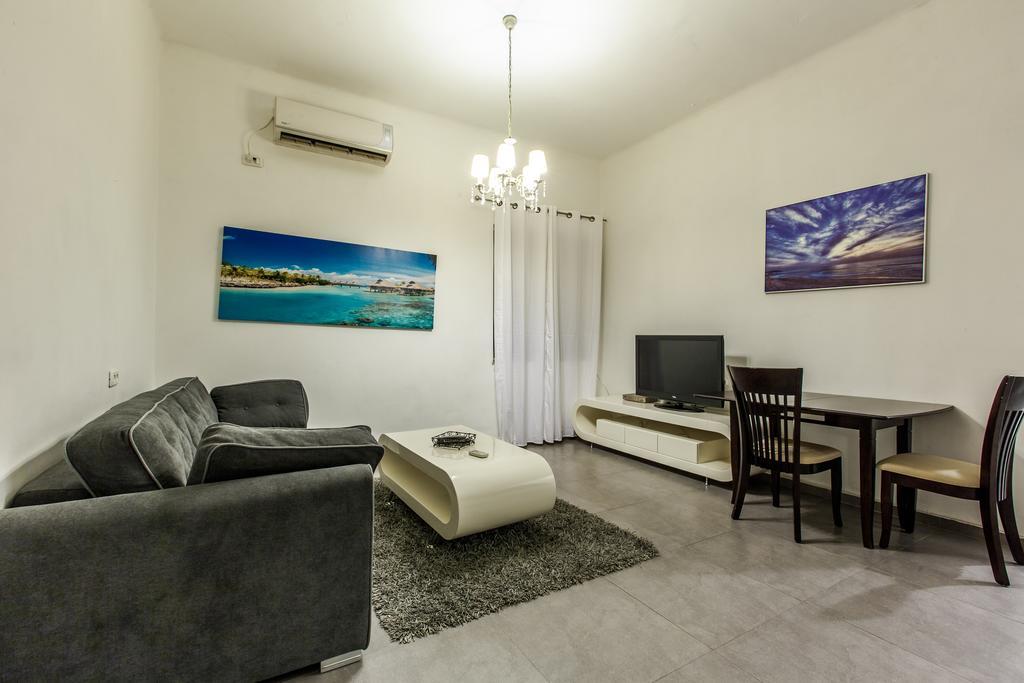 Chic Apartments By The Beach Tel Aviv Rum bild